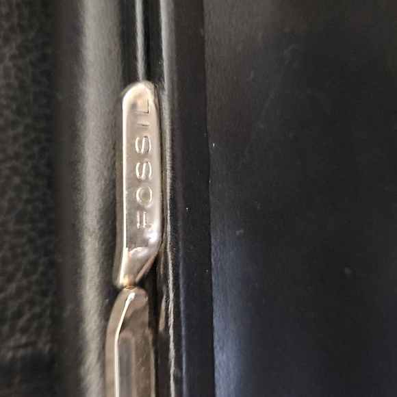 Fossil 100% Black Leather Tri-fold Wallet Snap Button Multiple Slides Compact . - Picture 2 of 9